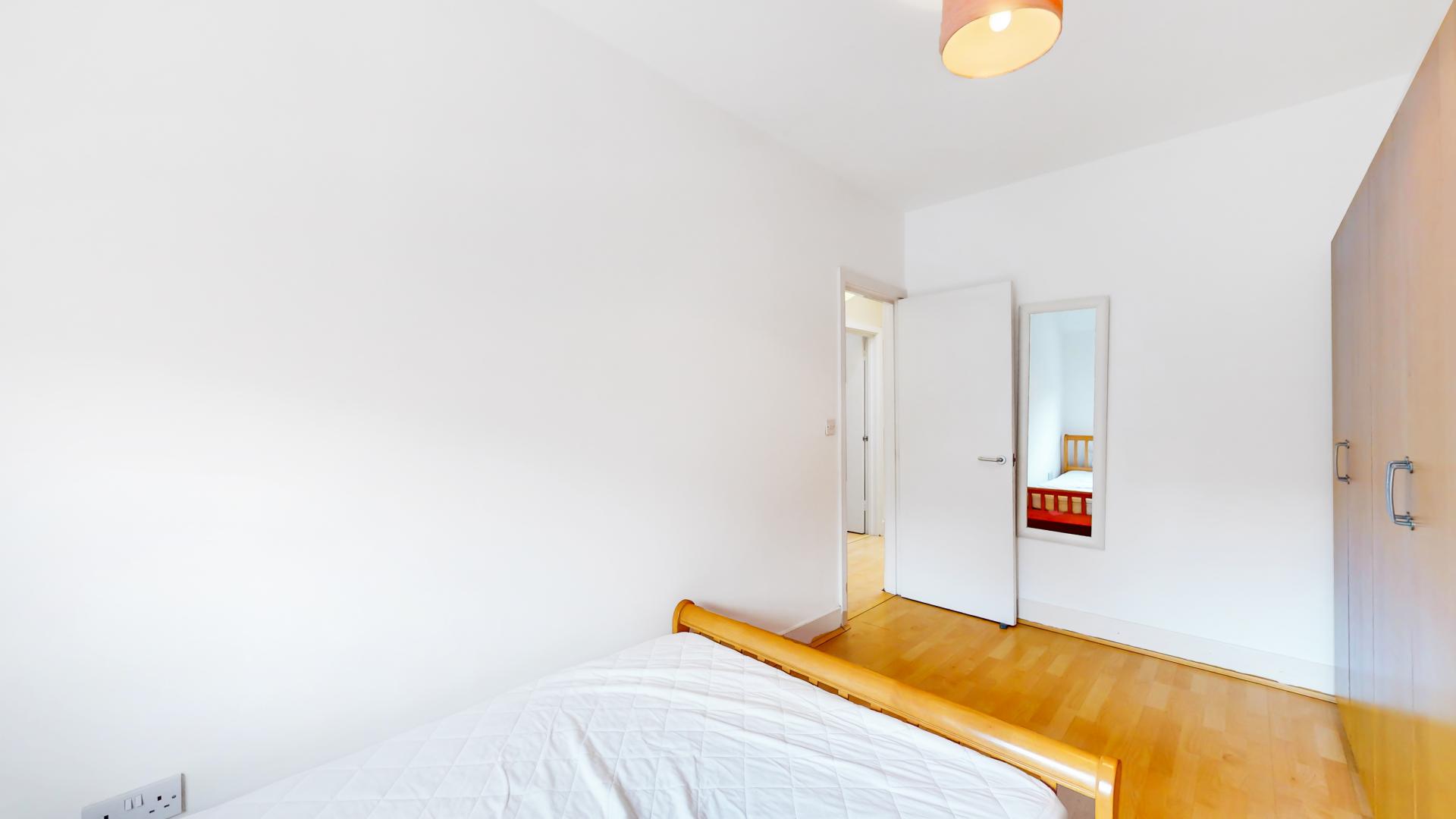 Modern Sharers Apartment Minster Road, West Hampstead
